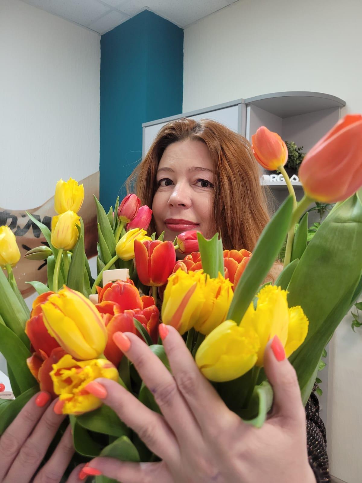 Фото Новосибирские женщины показали свои букеты на 8 Марта 4 - Сиб.ФМ Фото Новосибирские женщины показали свои букеты на 8 Марта 4